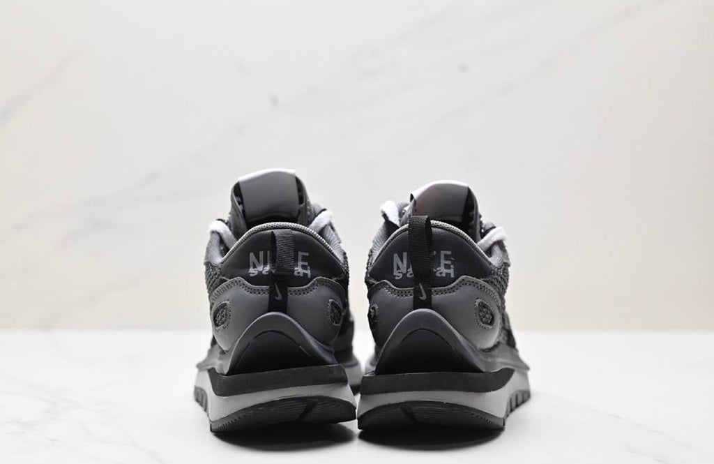 Обувки Sacai VaporWaffle Grey/Black