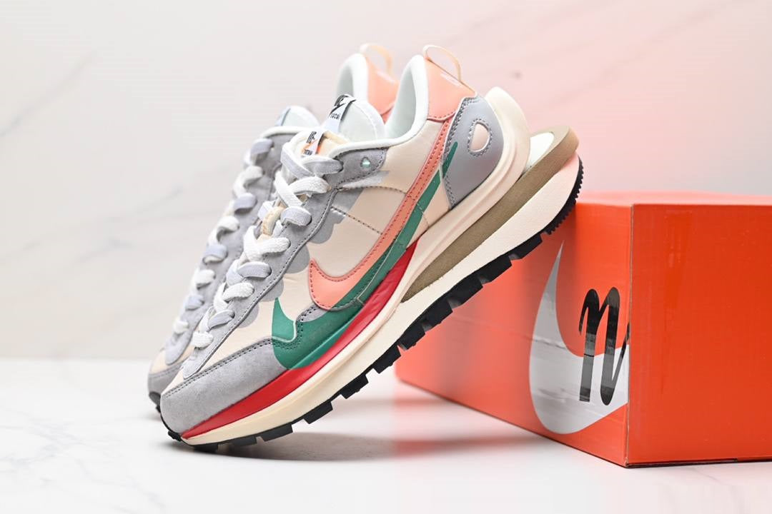 Обувки Sacai VaporWaffle 3.0 Beige Grey Red