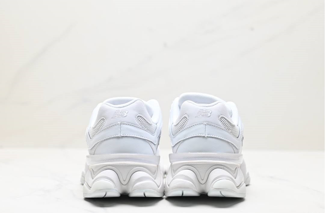 Обувки NB 9060 Triple White