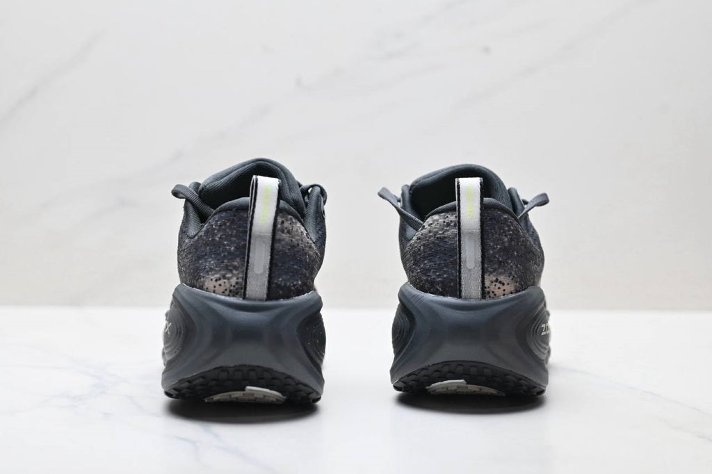 Обувки Vomero Plus Anthracite Oatmeal