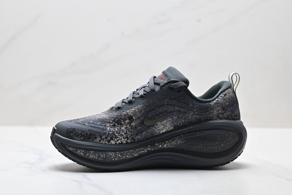 Обувки Vomero Plus Anthracite Oatmeal